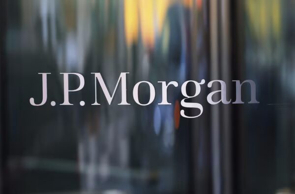 JPMorgan says it will fire analysts who accept future-dated job offers elsewhere